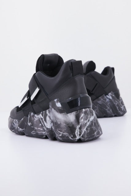 UNITED NUDE SPACE KICK en color NEGRO (3)