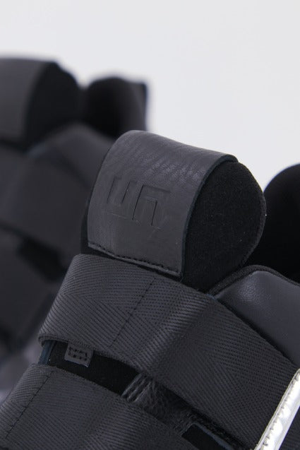 UNITED NUDE SPACE KICK en color NEGRO (4)