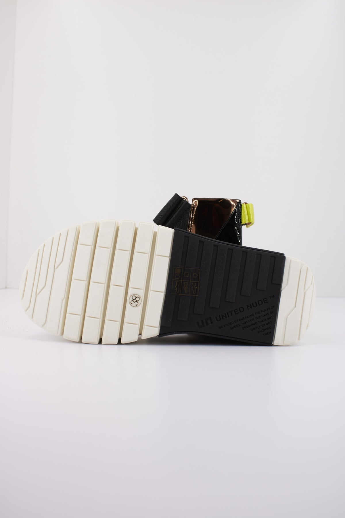 UNITED NUDE DELTA RUN en color NEGRO (4)