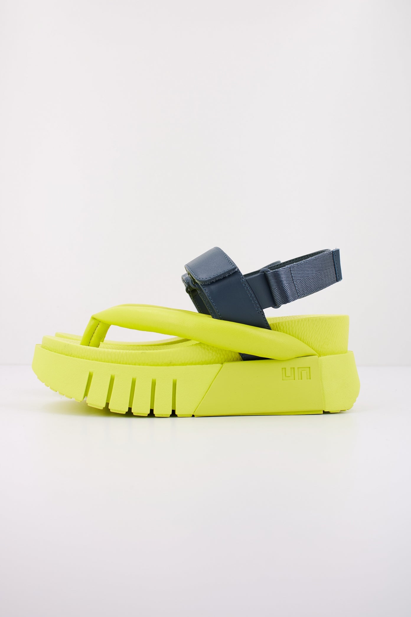 UNITED NUDE DELTA TONG CYBER en color VERDE (1)