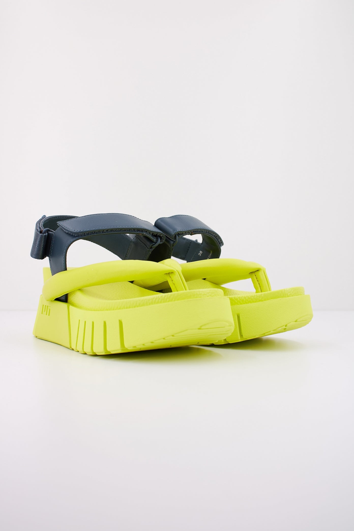 UNITED NUDE DELTA TONG CYBER en color VERDE (2)