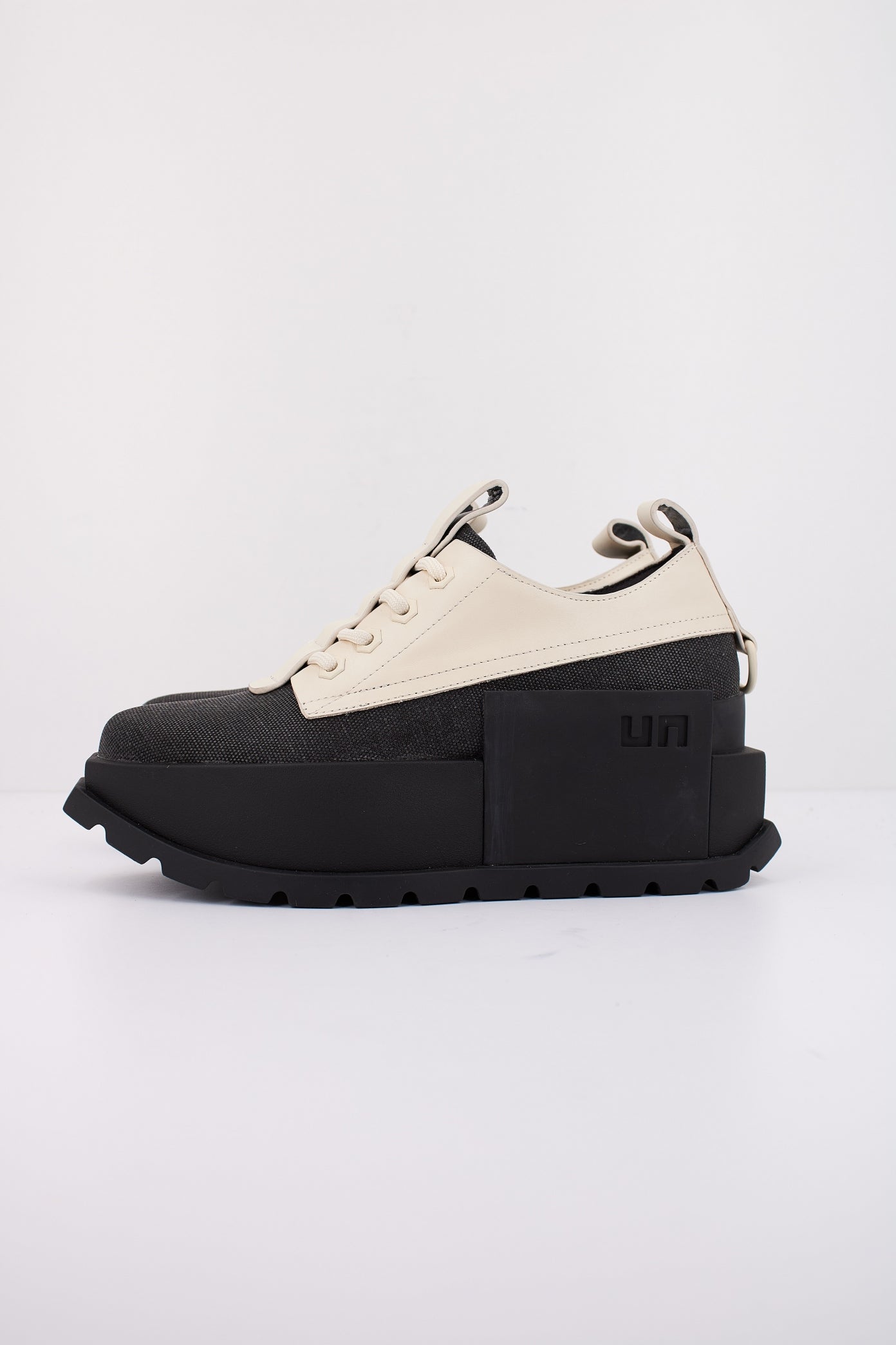 UNITED NUDE UN ROKO PATROL DERBY en color BEIS (1)