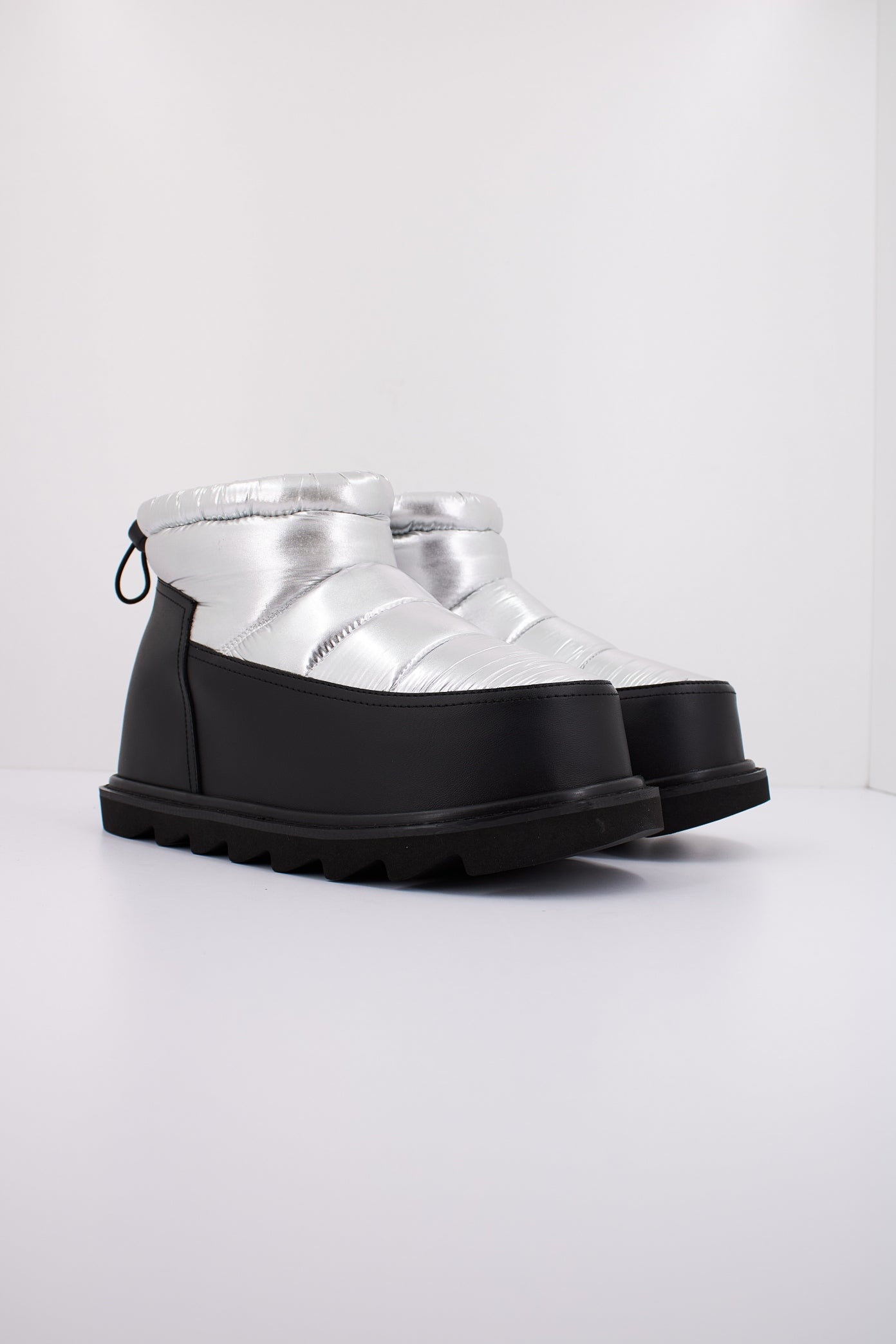 UNITED NUDE ZEMBLA BUBBLE BOOTIE en color PLATA (2)
