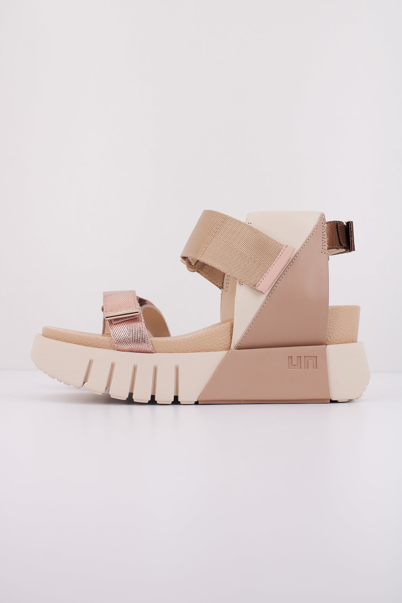 UNITED NUDE DELTA RUN en color MARRON CLARO (1)