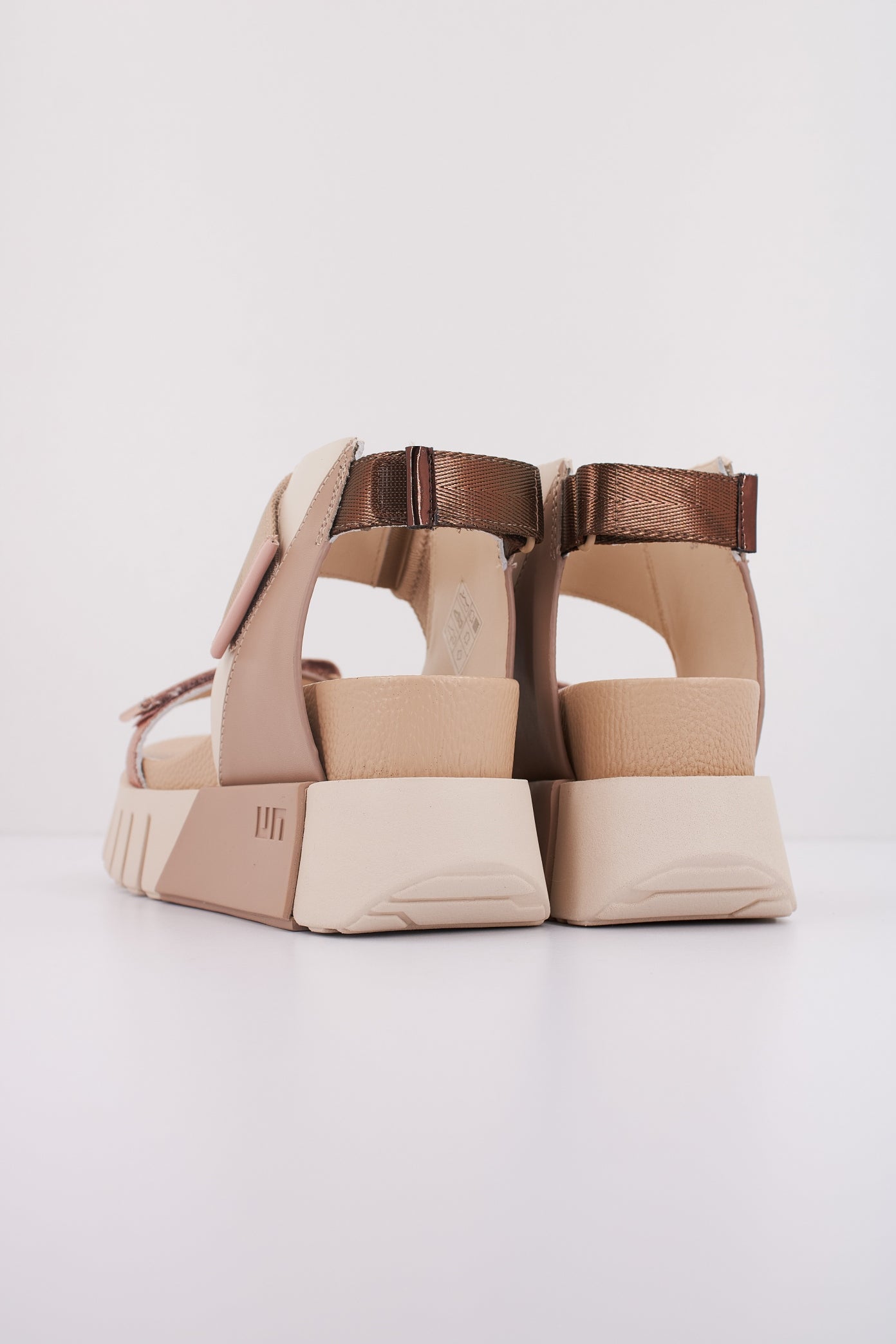 UNITED NUDE DELTA RUN en color MARRON CLARO (4)