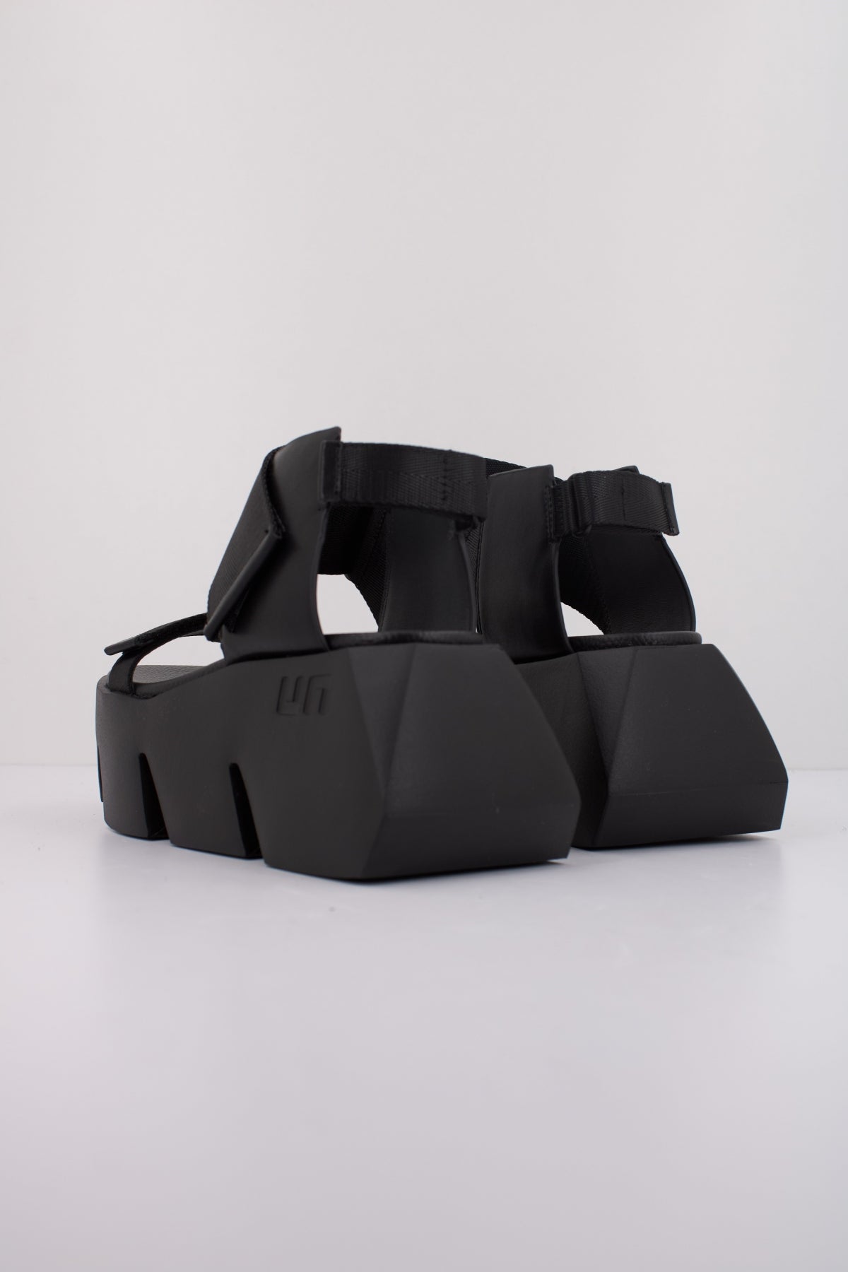 UNITED NUDE BULL RUN en color NEGRO (4)