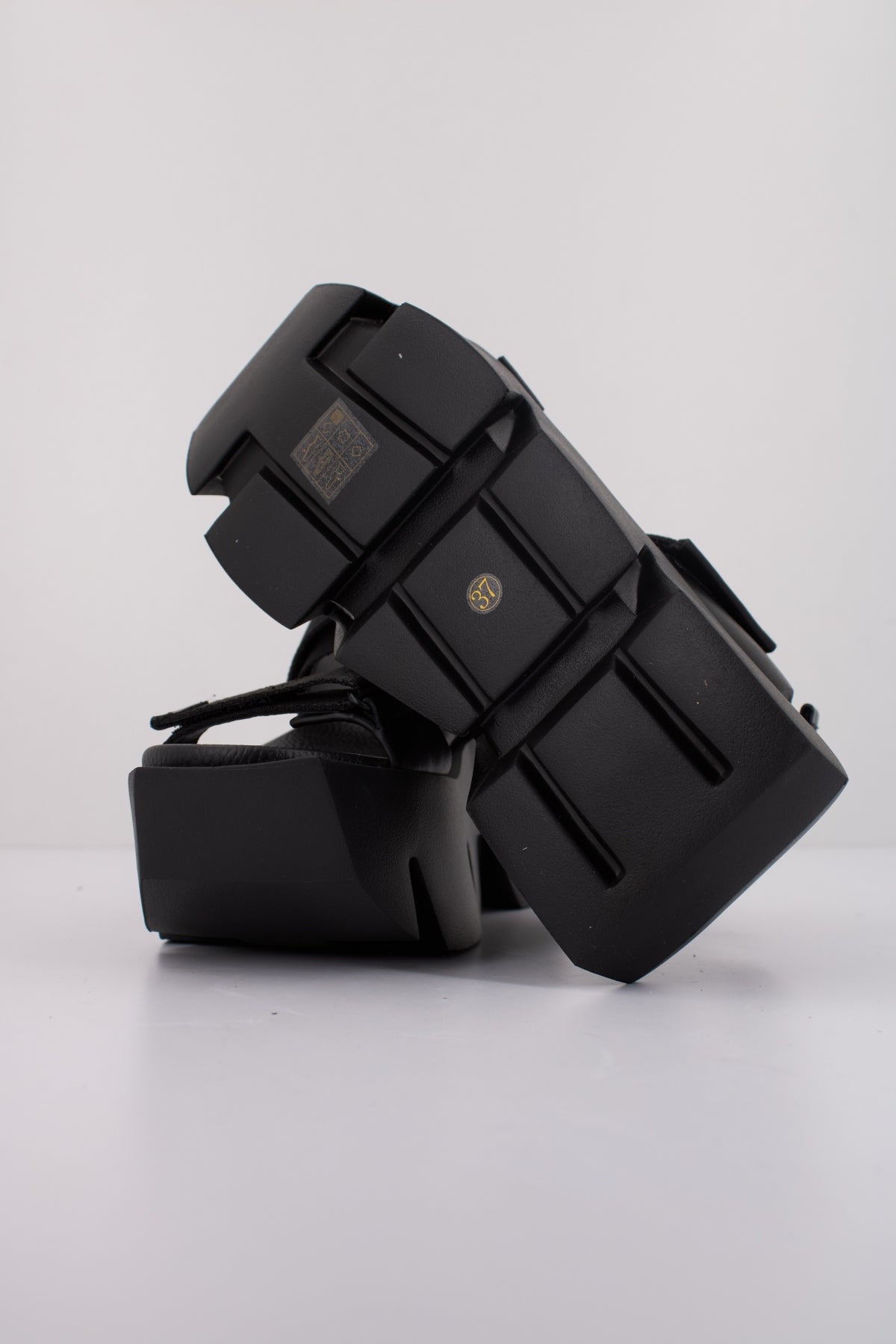 UNITED NUDE BULL RUN en color NEGRO (5)