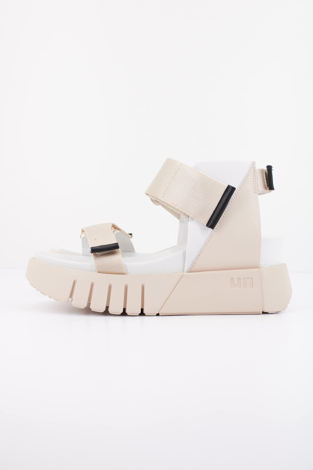 UNITED NUDE DELTA RUN en color BEIS (1)