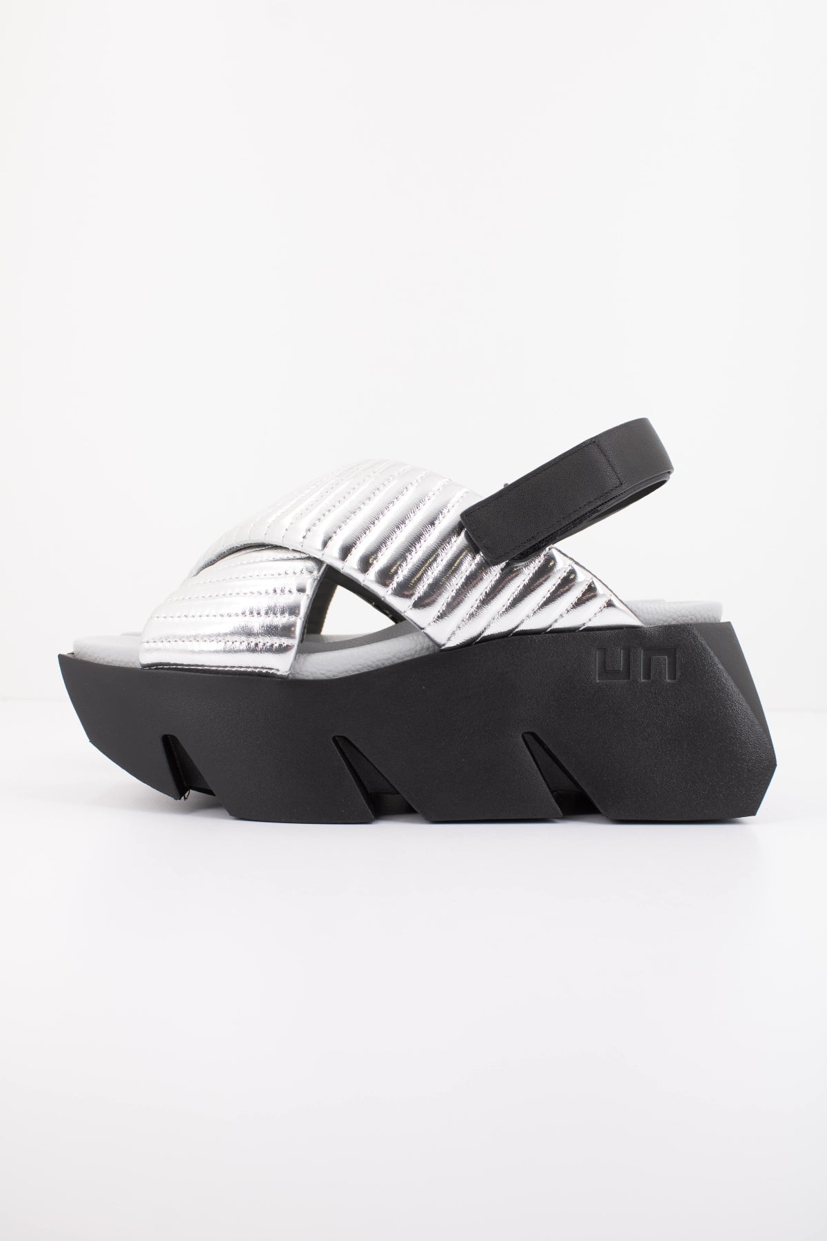 UNITED NUDE BULL PUFFER en color PLATA (1)