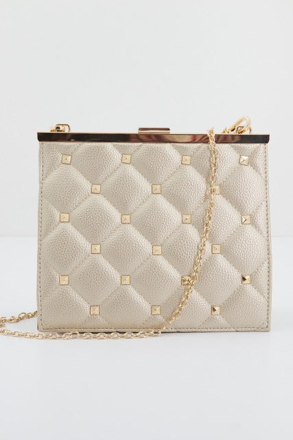 MENBUR M BOLSO ACOLCHADO DETALLE TACH en color ORO (1)