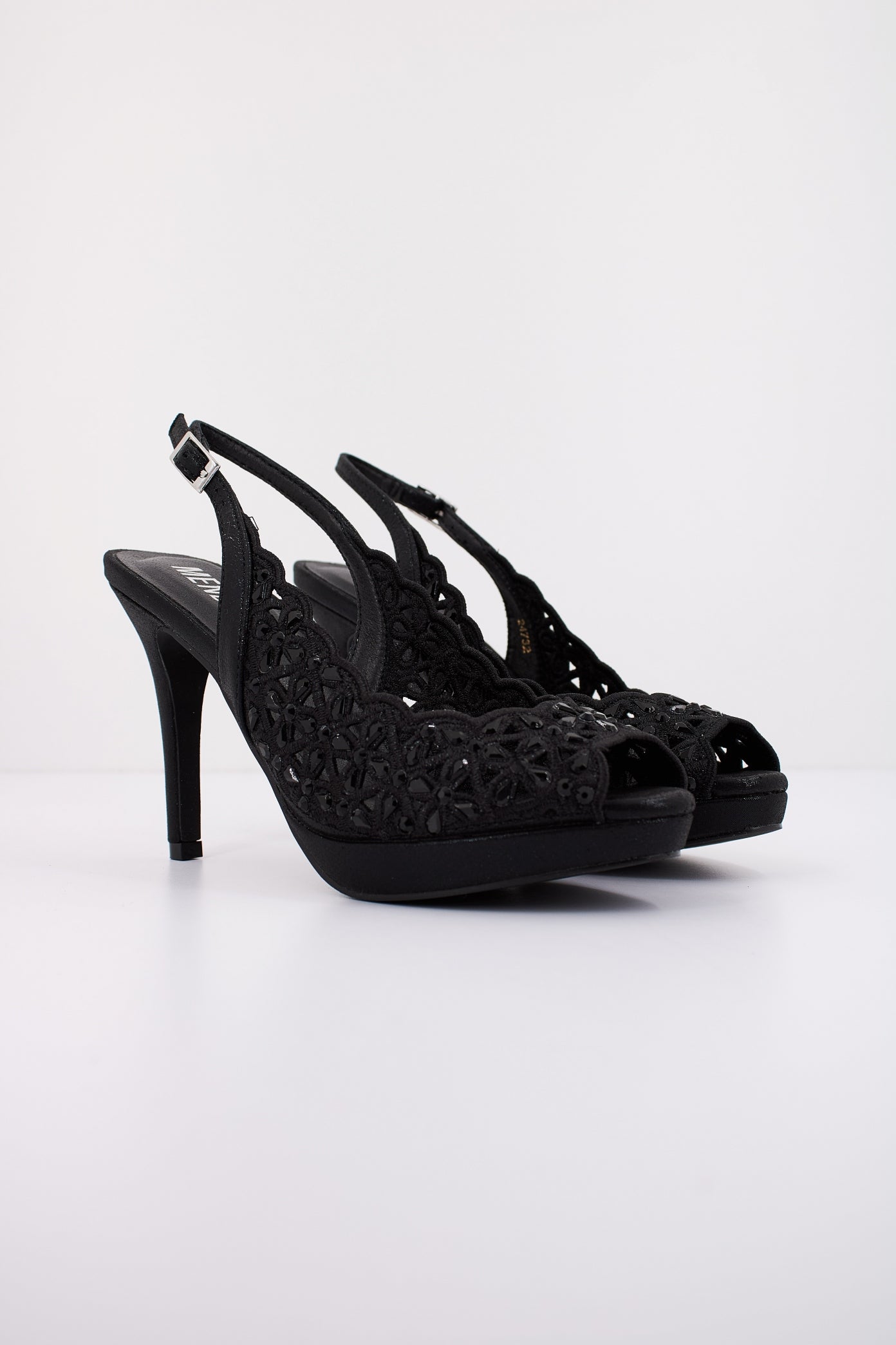 MENBUR M en color NEGRO (2)