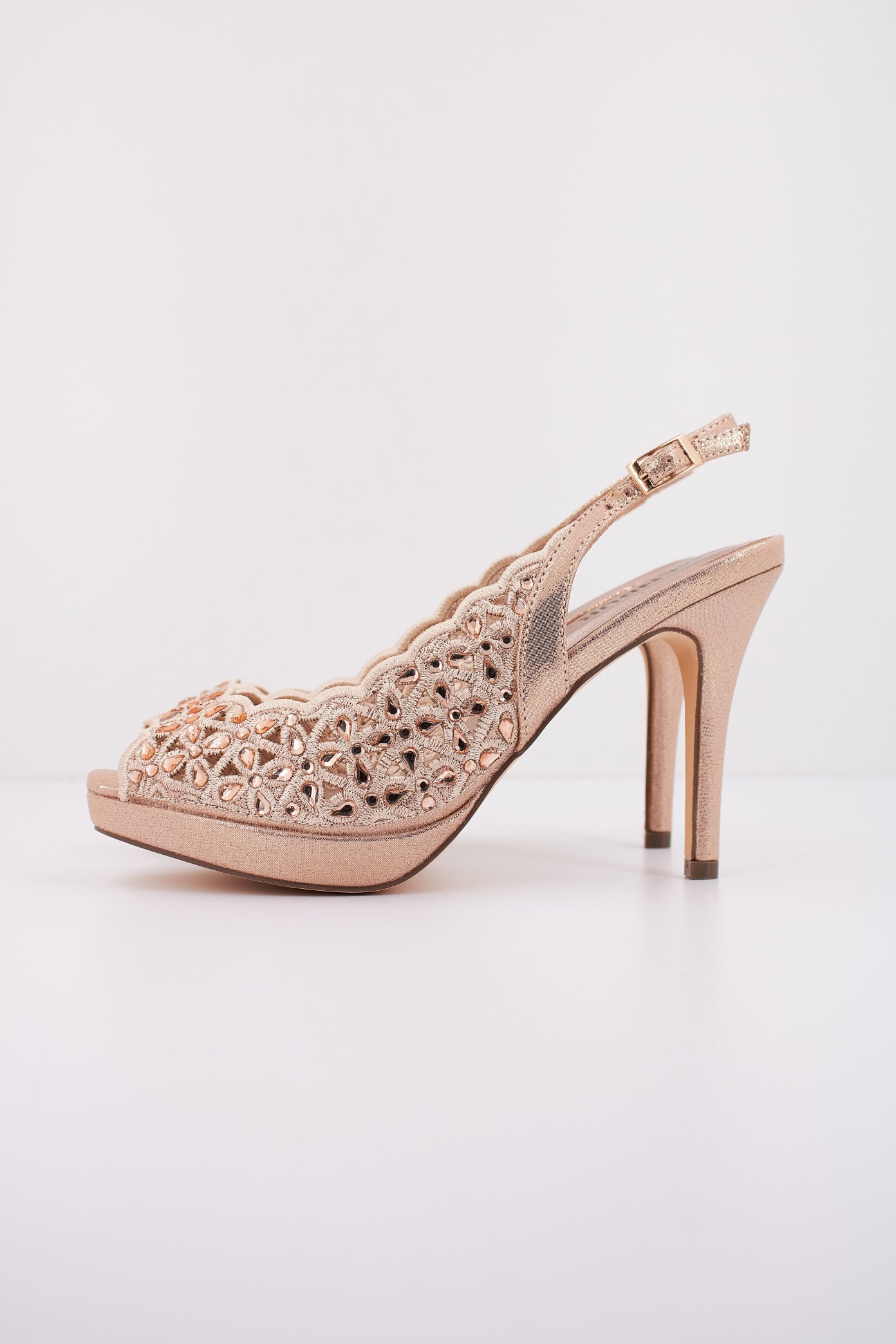 MENBUR M en color NUDE (1)