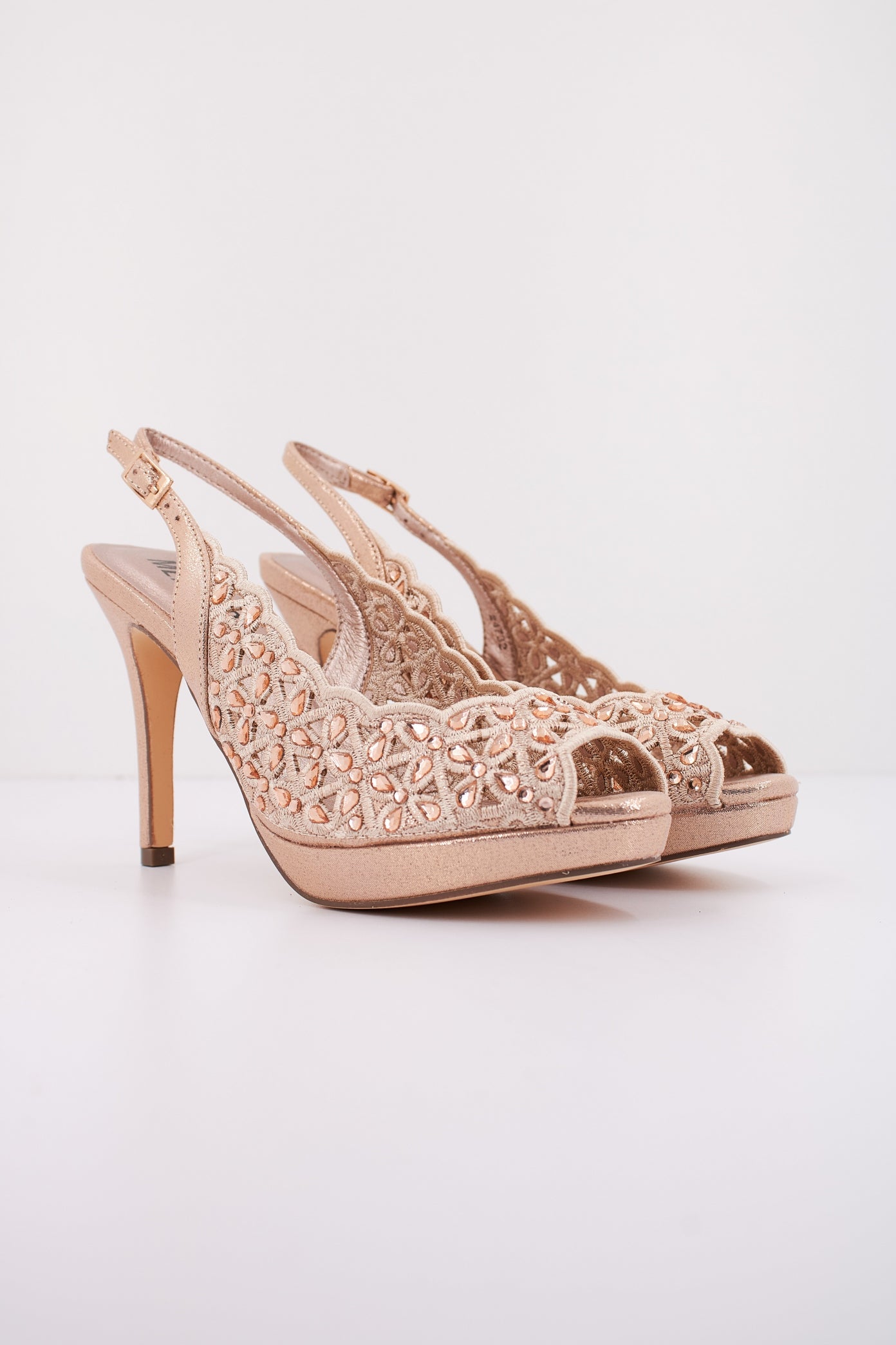 MENBUR M en color NUDE (2)