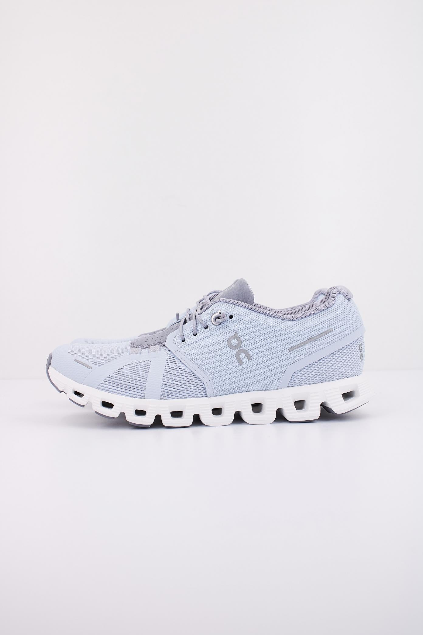 ON RUNNING CLOUD en color GRIS (1)