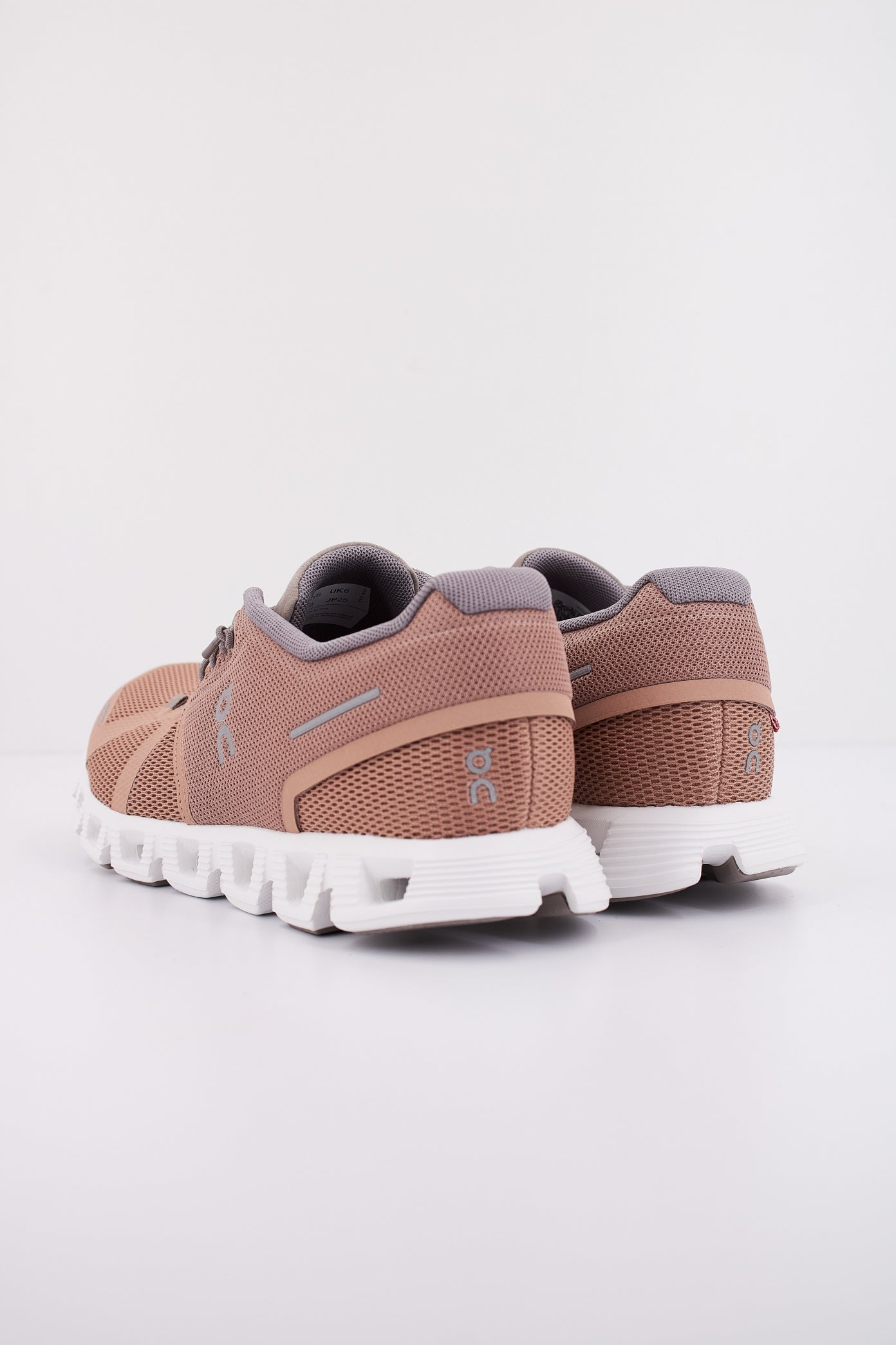 ON RUNNING CLOUD en color MARRON (4)