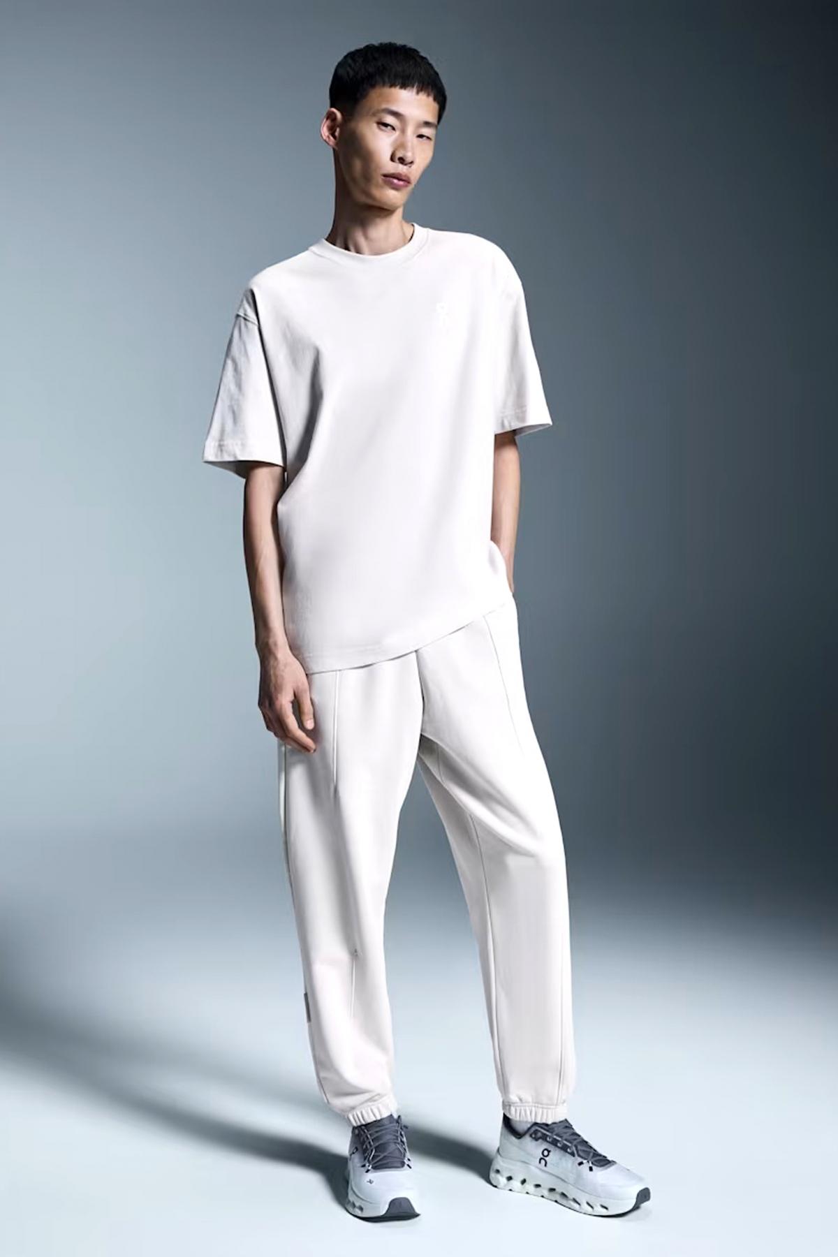 ON RUNNING CLUB PANTS en color BEIS (3)