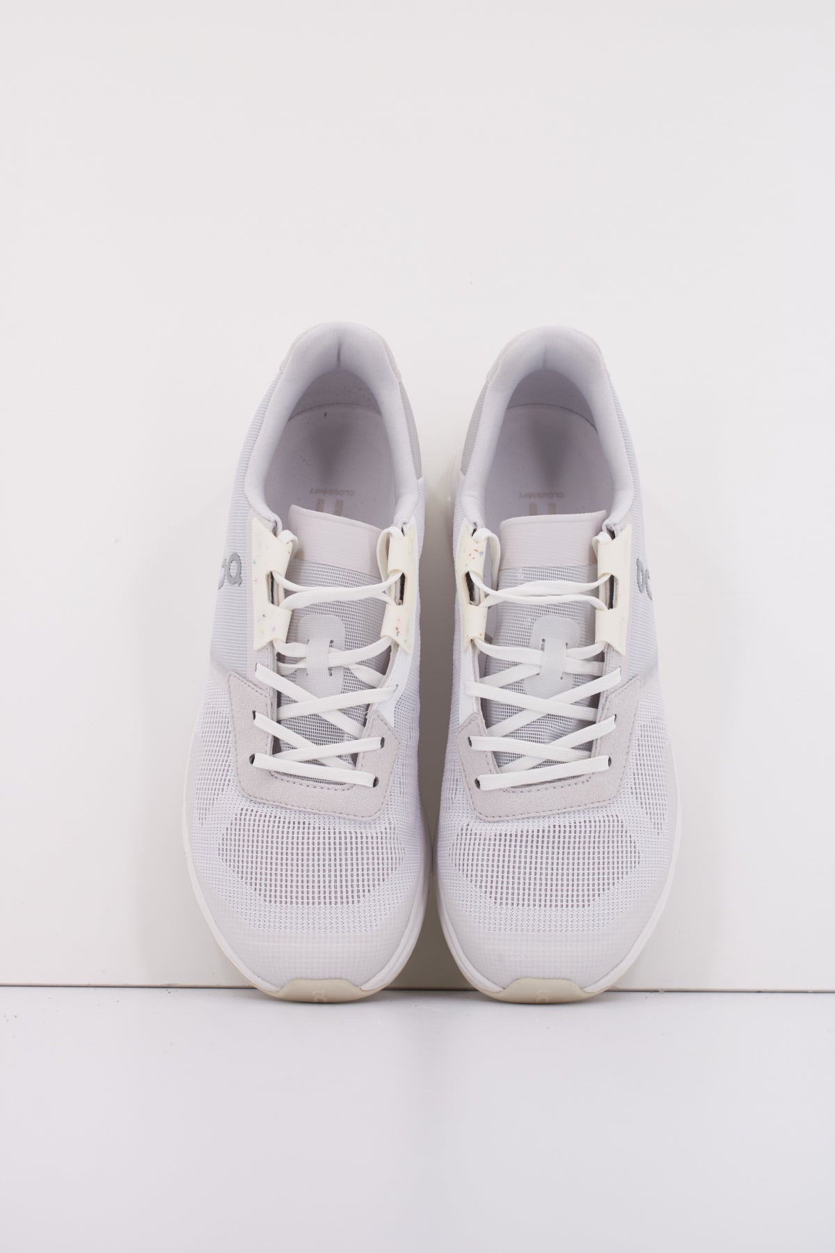 ON RUNNING CLOUDRIFT M en color BLANCO (3)
