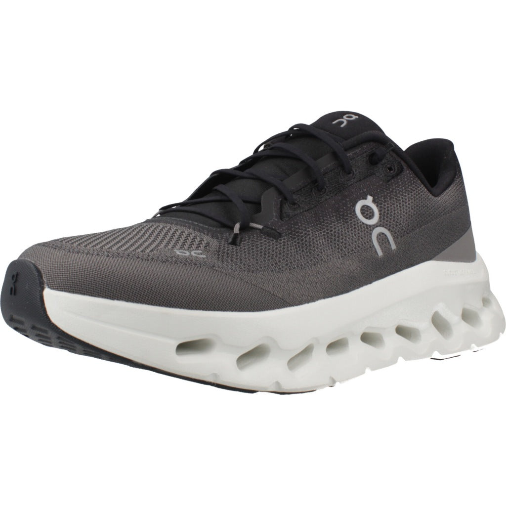 ON RUNNING CLOUDTILT en color NEGRO (1)