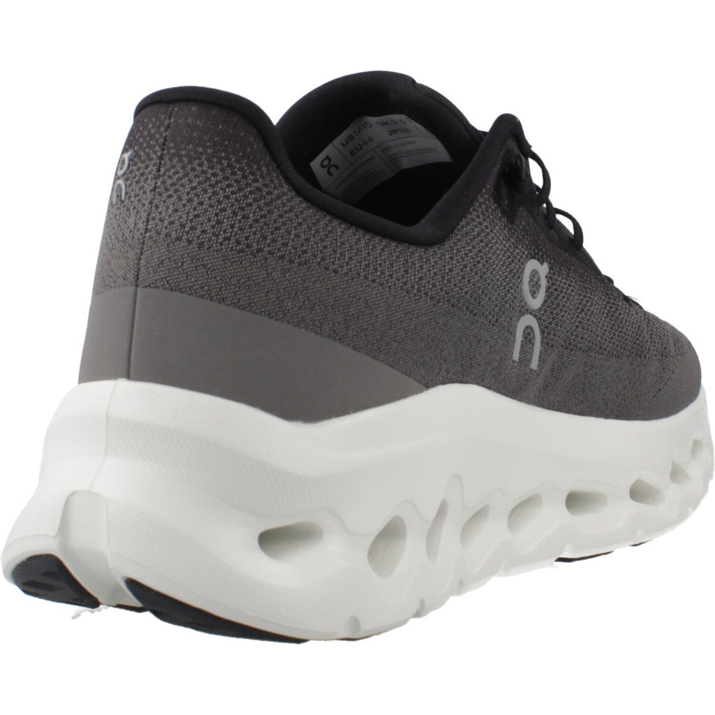 ON RUNNING CLOUDTILT en color NEGRO (3)