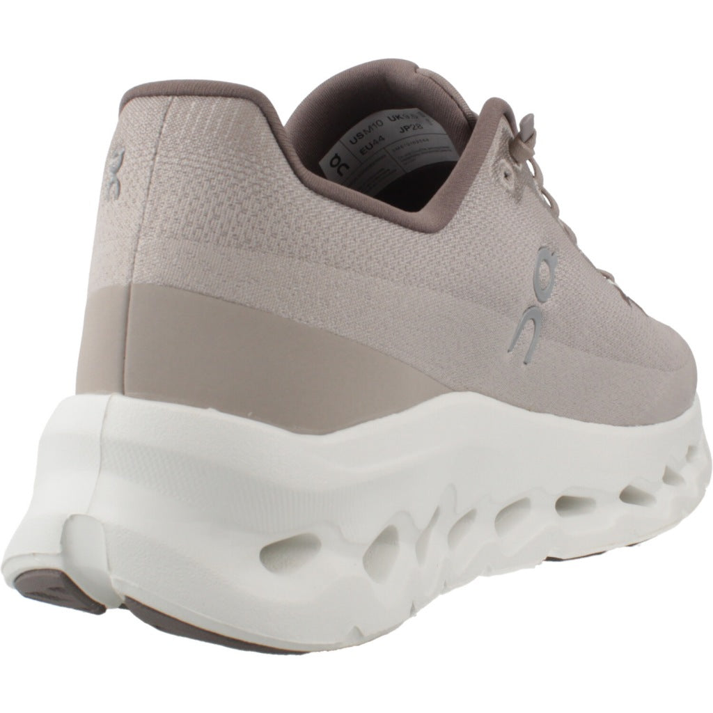 ON RUNNING CLOUDTILT en color MARRON (3)