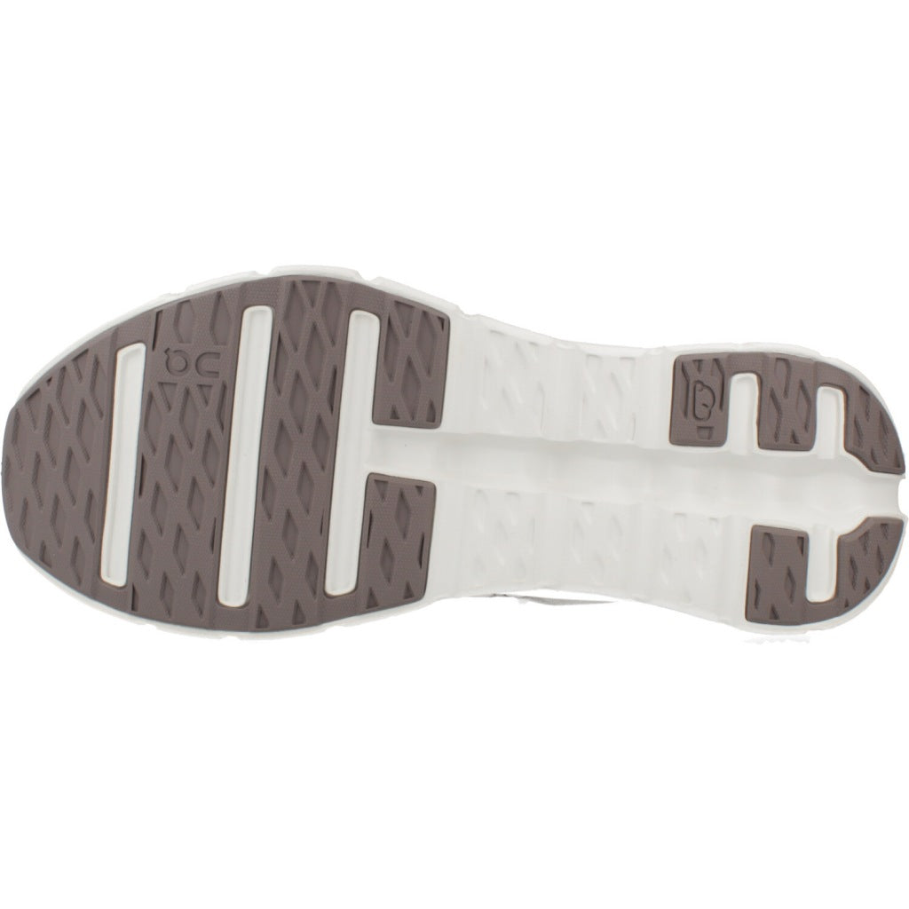 ON RUNNING CLOUDTILT en color MARRON (6)