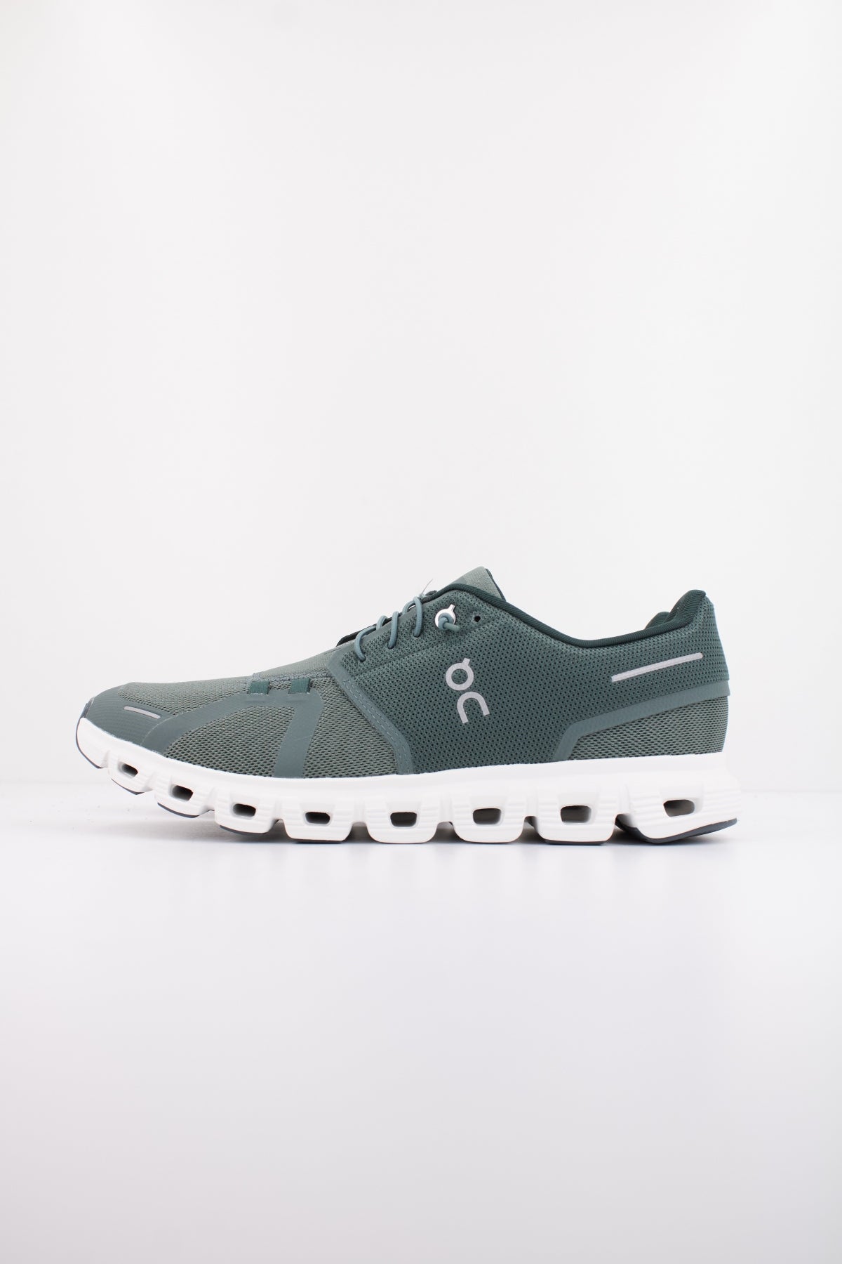 ON RUNNING CLOUD en color VERDE (1)