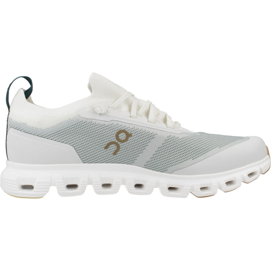 ON RUNNING CLOUD VERSA en color VERDE (4)