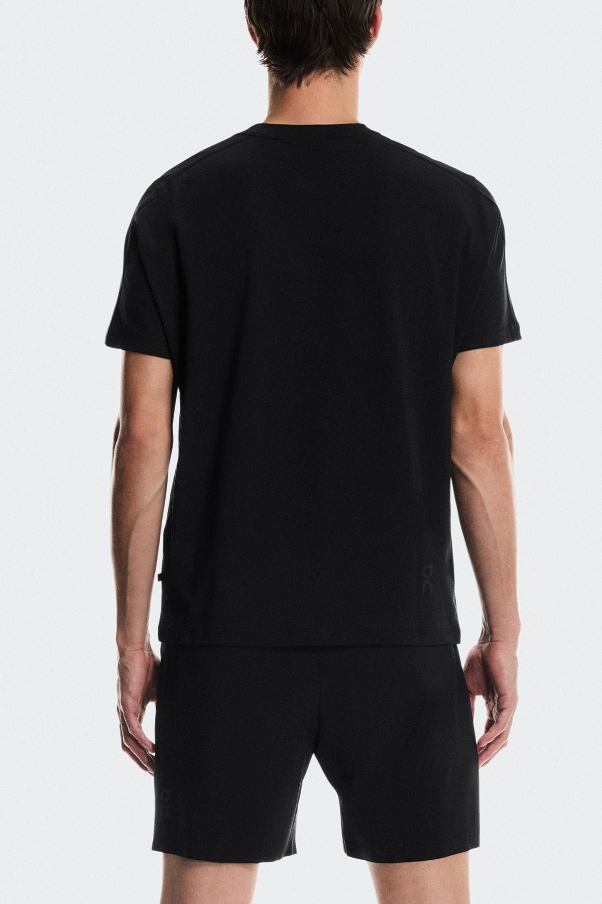 ON RUNNING FOCUS-T M BLACK en color NEGRO (2)