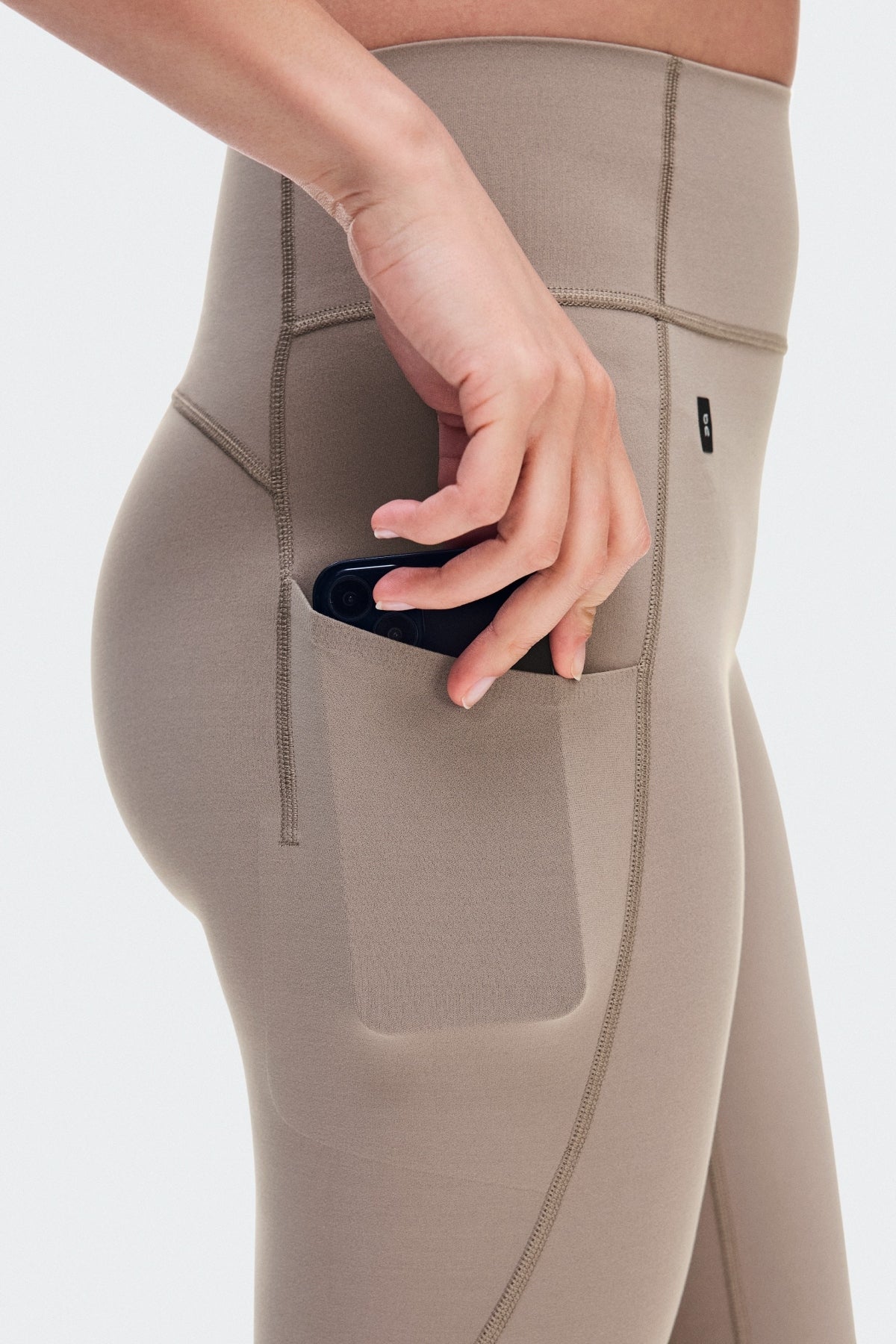 ON RUNNING STUDIO TIGHTS en color (4)