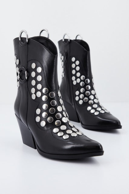 APEPAZZA STUDS TORY en color NEGRO (2)