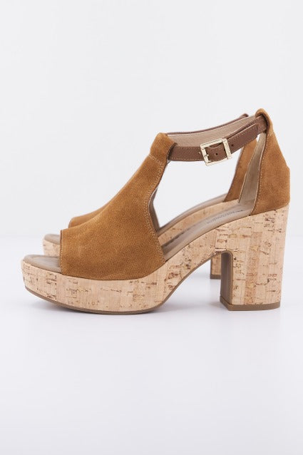 NERO GIARDINI ED en color MARRON (1)