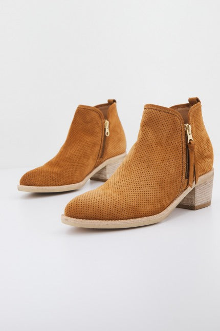 NERO GIARDINI ED en color MARRON (2)