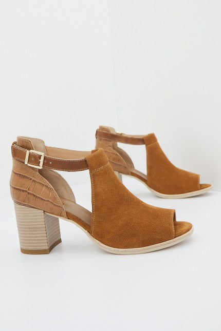 NERO GIARDINI ED en color MARRON (1)