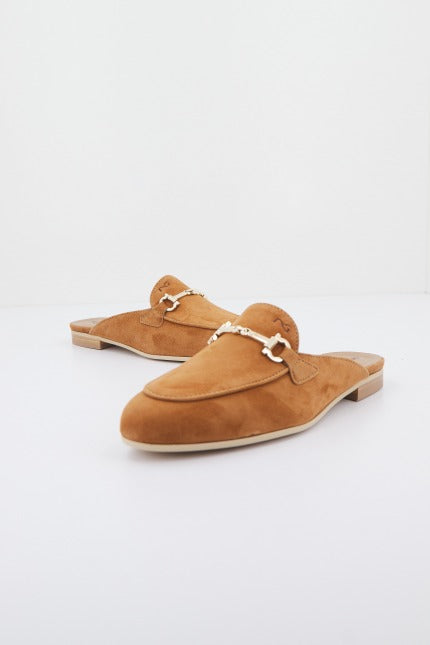 NERO GIARDINI ED en color MARRON (2)