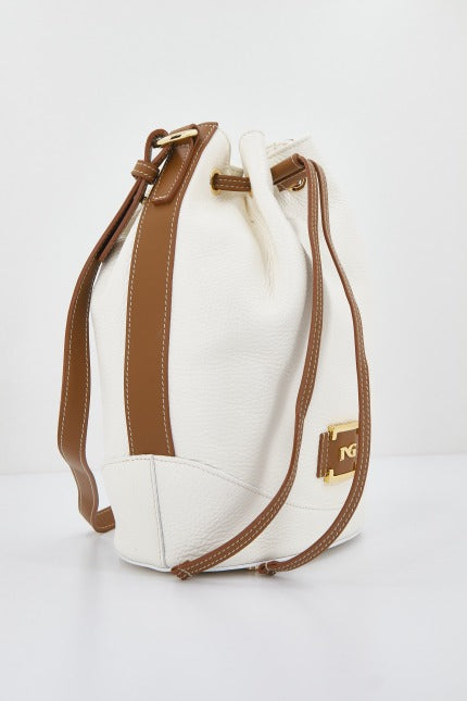 NERO GIARDINI ED en color BLANCO (2)