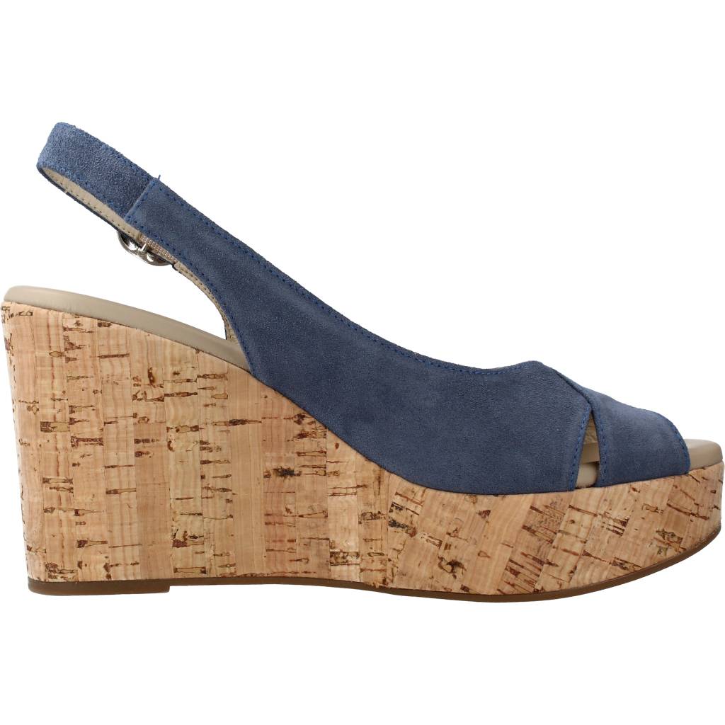 NERO GIARDINI ED en color AZUL (4)