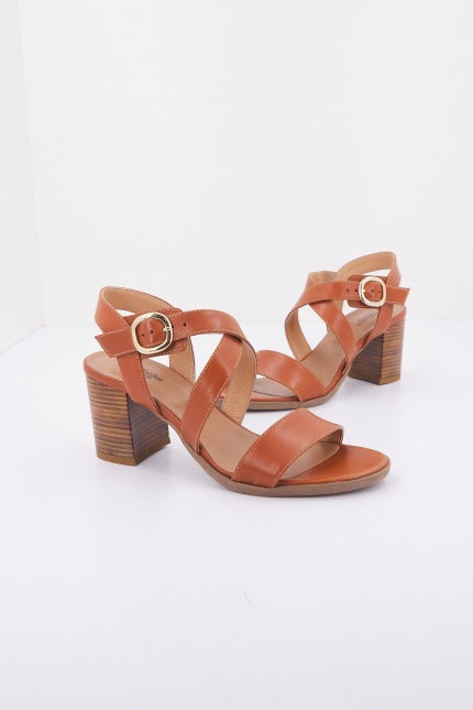 NERO GIARDINI ED en color MARRON (1)