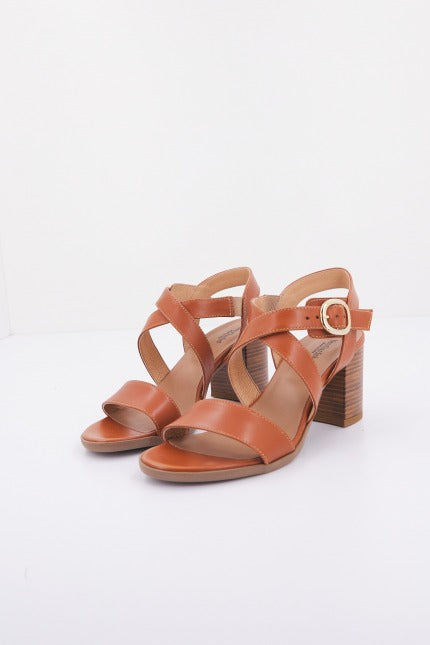 NERO GIARDINI ED en color MARRON (2)