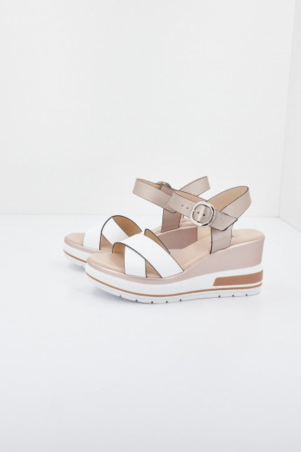 NERO GIARDINI ED en color BLANCO (3)