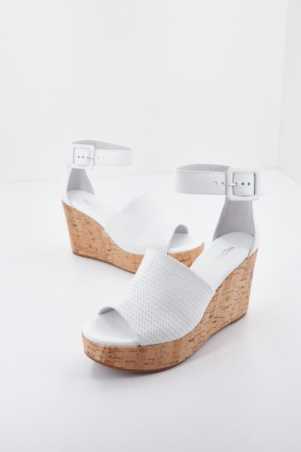 NERO GIARDINI ED en color BLANCO (1)