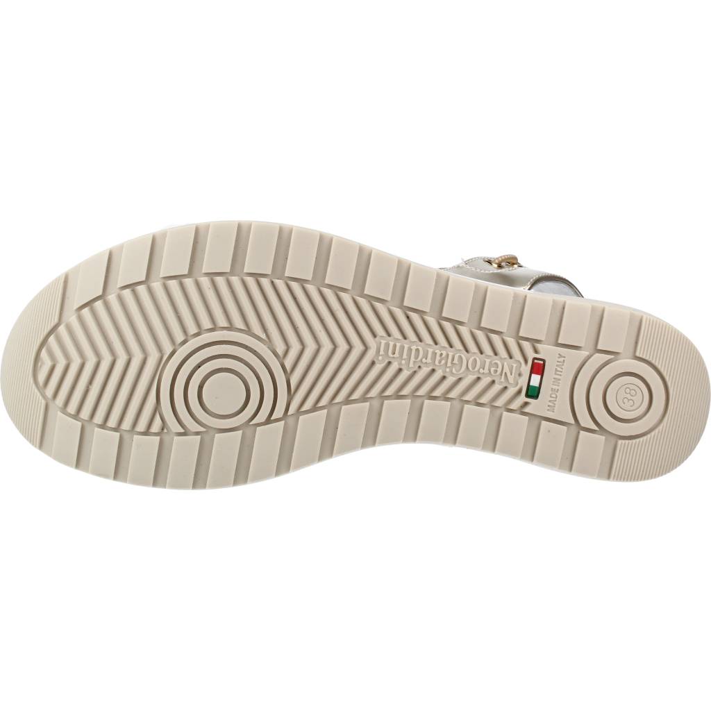 NERO GIARDINI ED en color BLANCO (6)