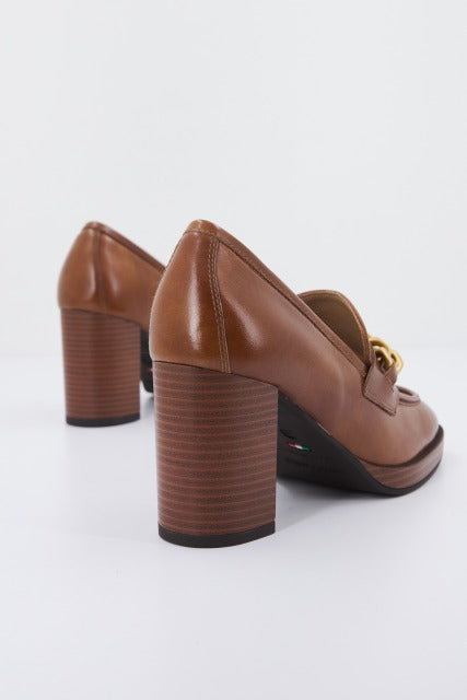 NERO GIARDINI ID en color MARRON CLARO (3)