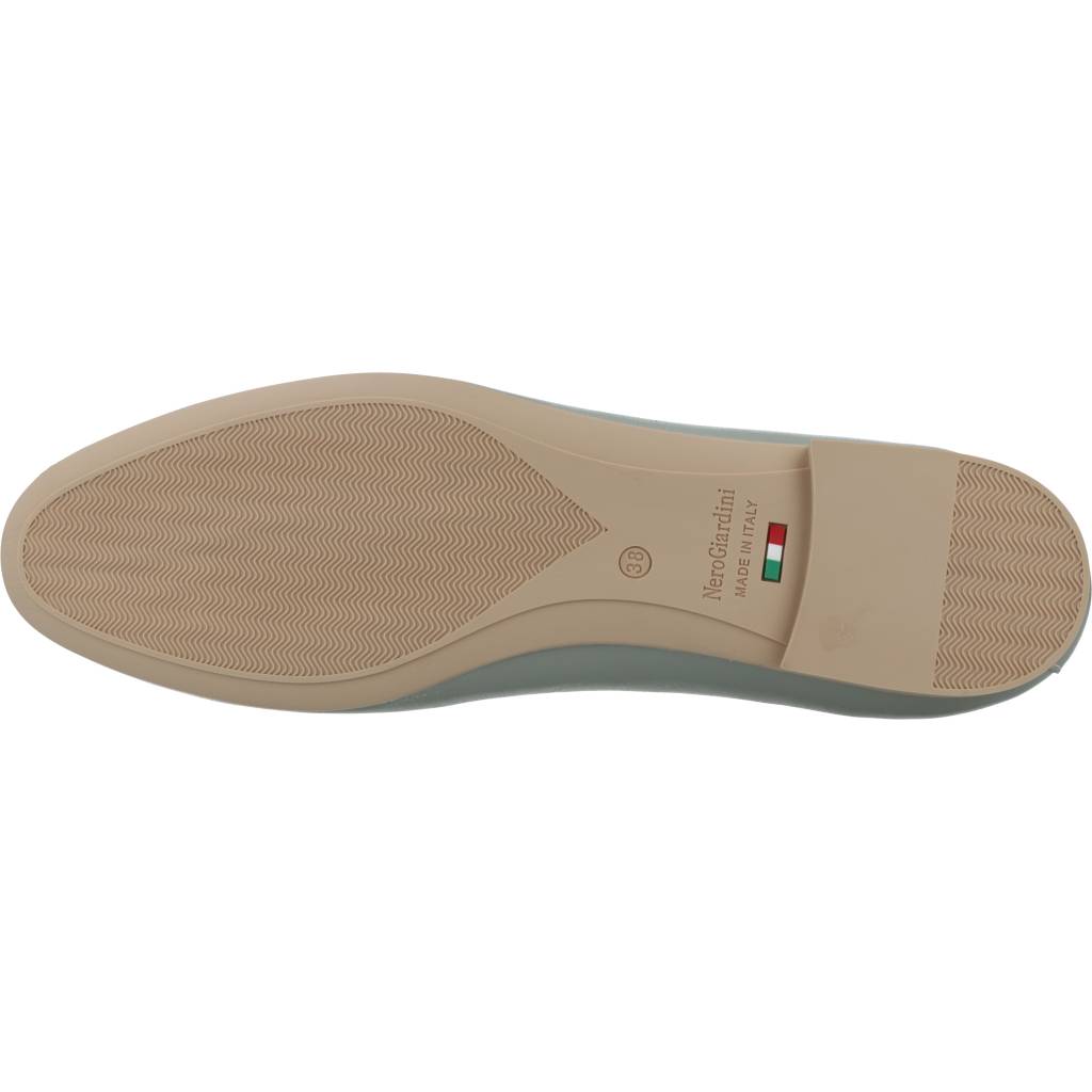 NERO GIARDINI ED en color VERDE (6)