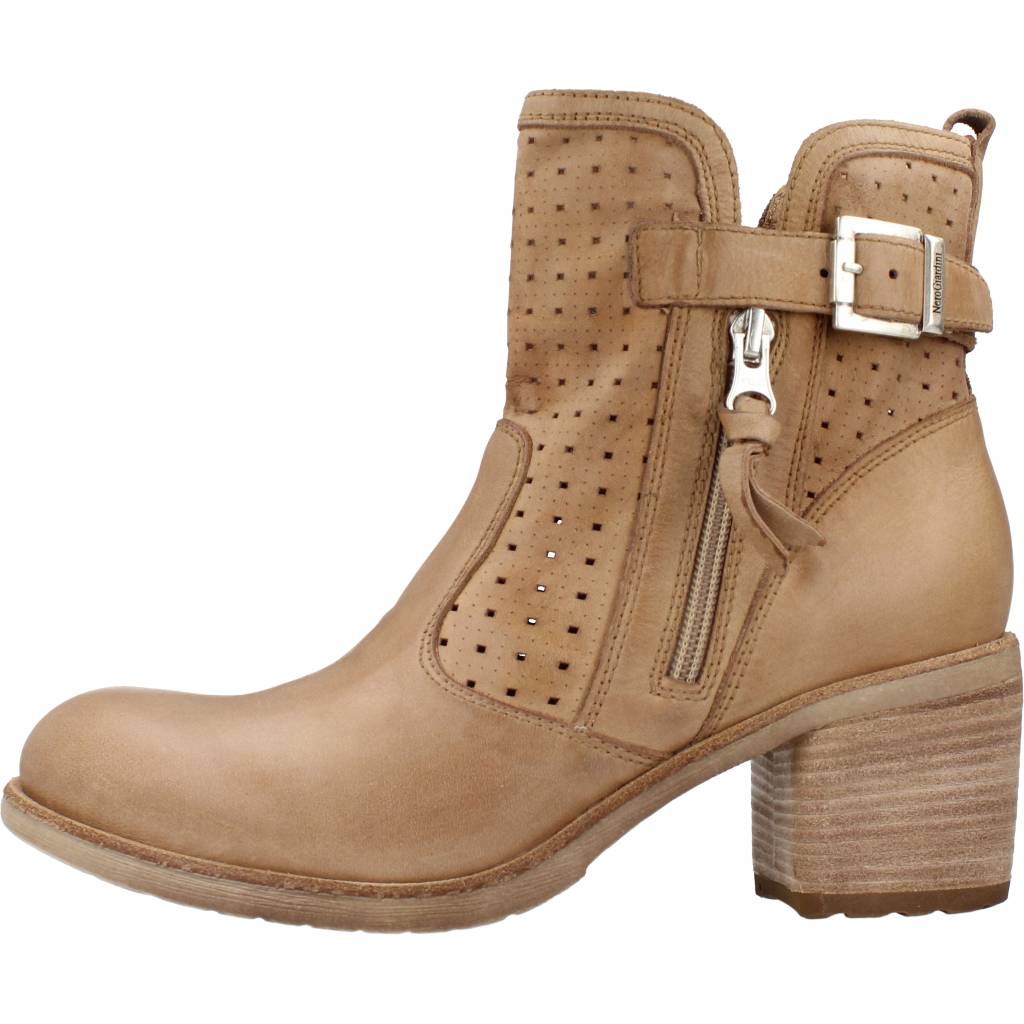 NERO GIARDINI ED en color MARRON CLARO (2)