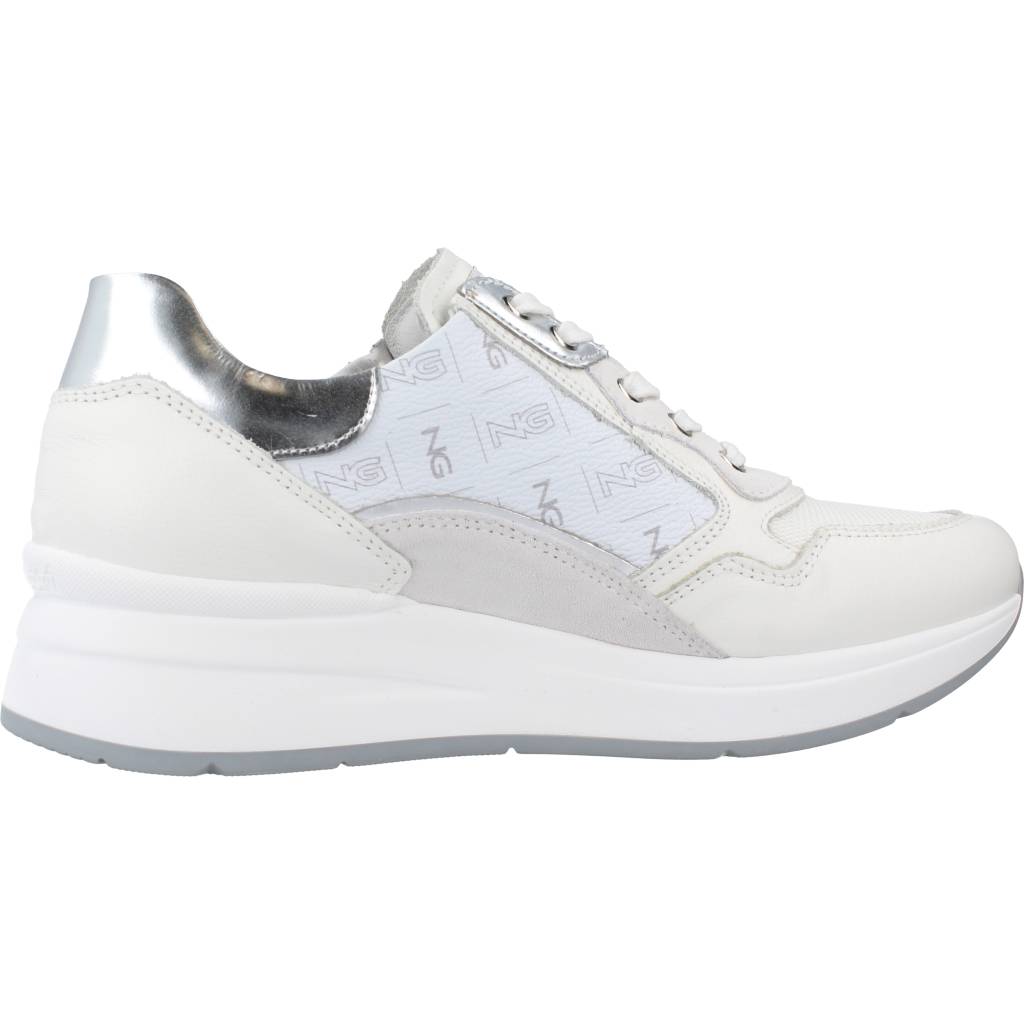 NERO GIARDINI ED en color BLANCO (4)