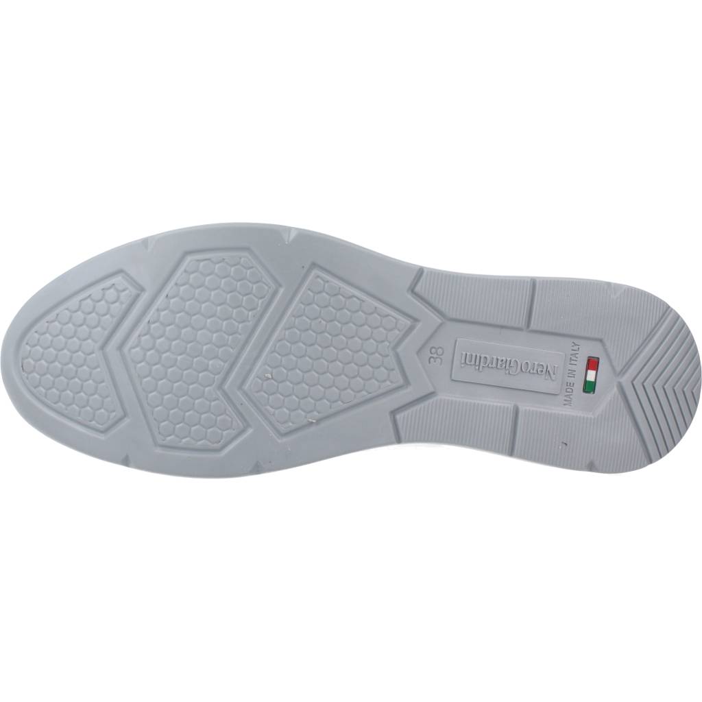 NERO GIARDINI ED en color BLANCO (6)