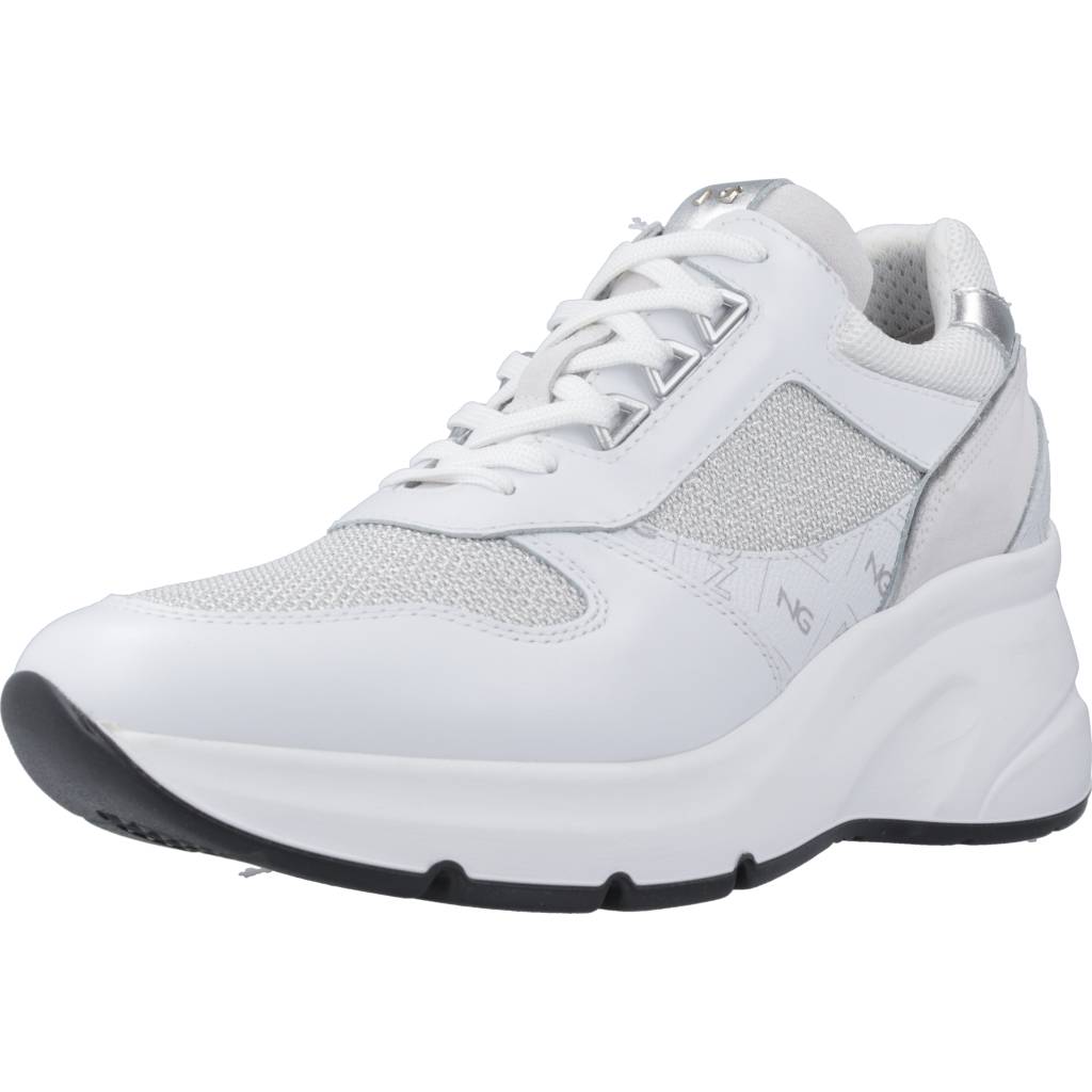 NERO GIARDINI ED en color BLANCO (1)