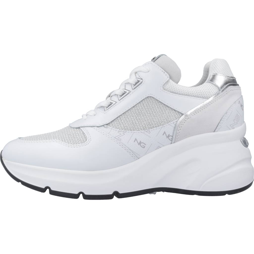 NERO GIARDINI ED en color BLANCO (2)