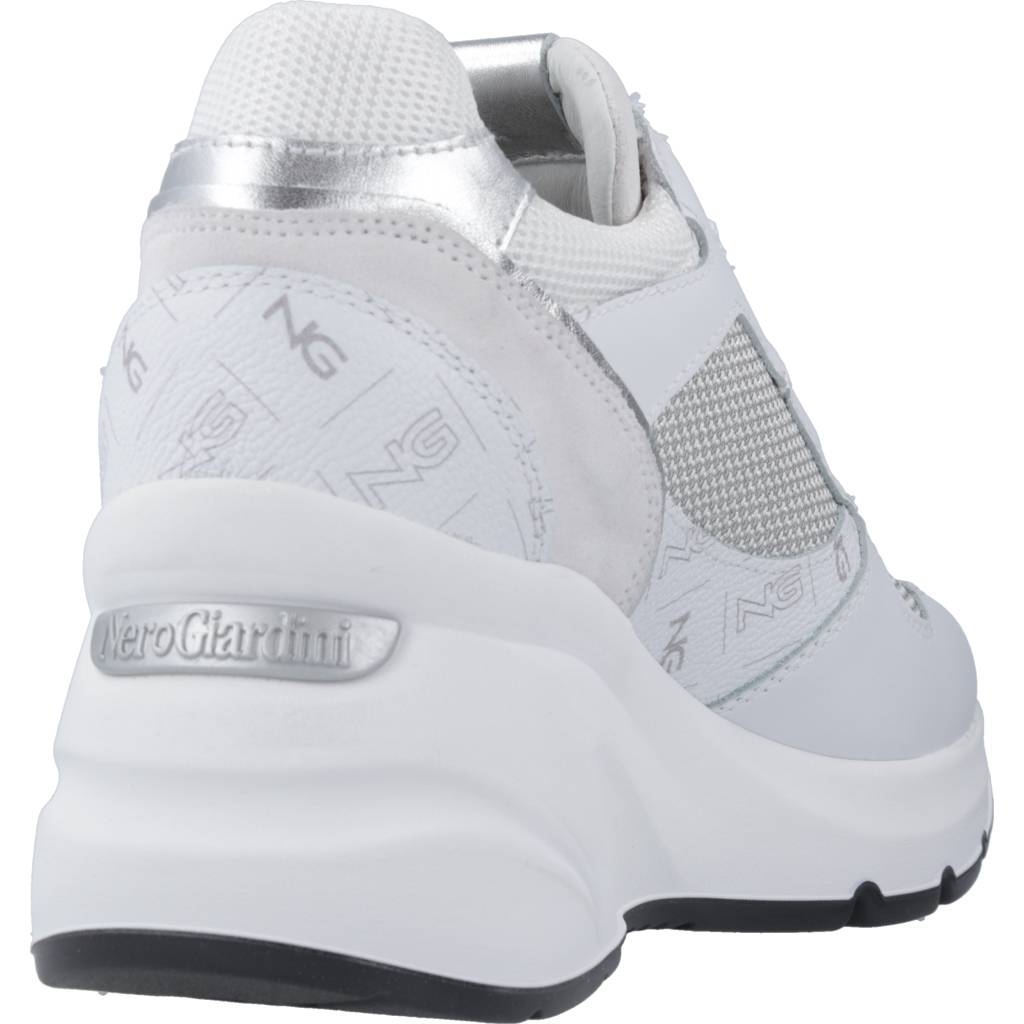 NERO GIARDINI ED en color BLANCO (3)