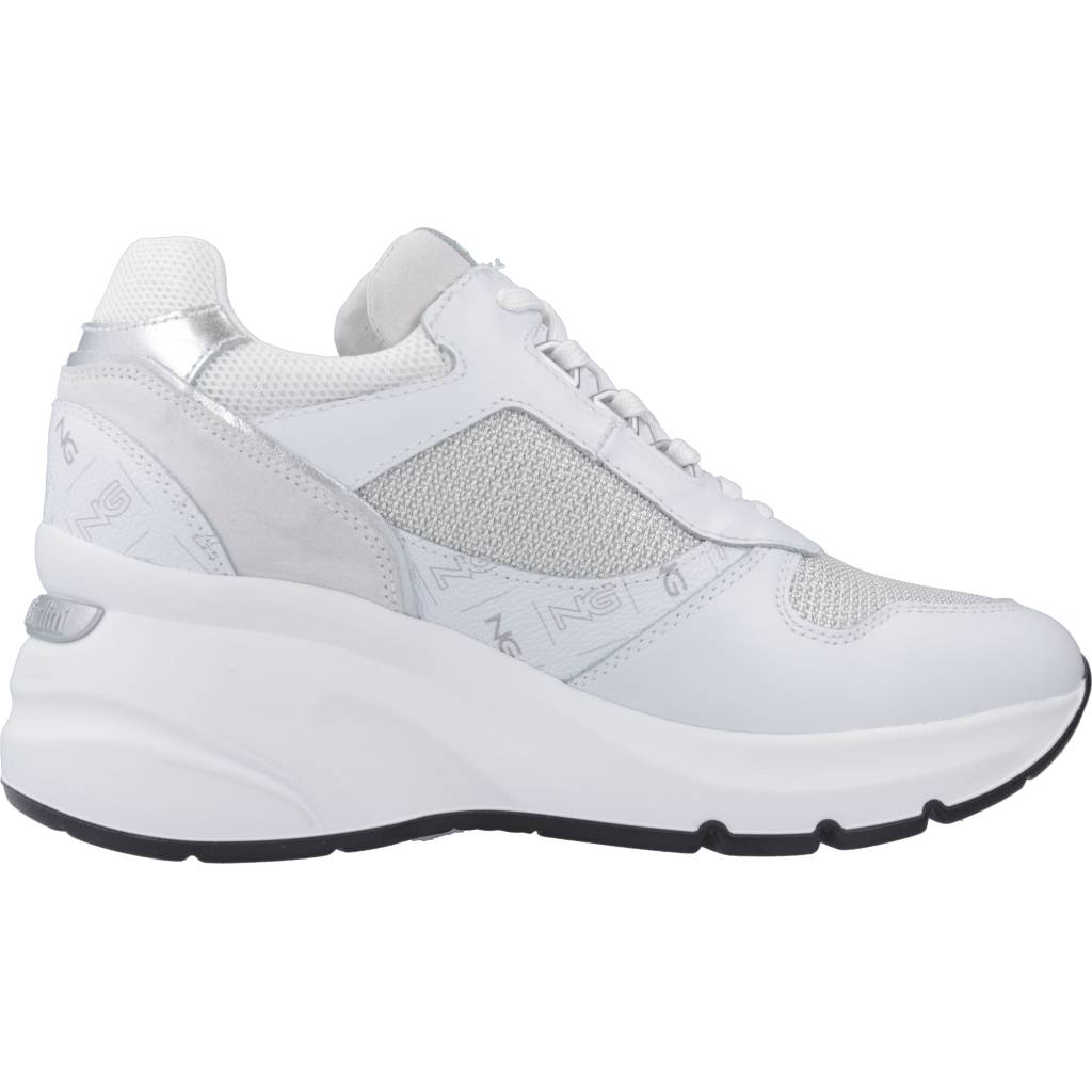NERO GIARDINI ED en color BLANCO (4)